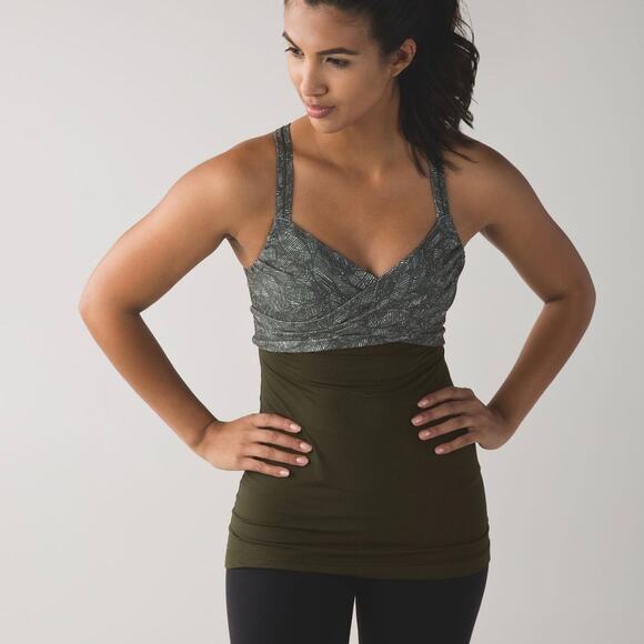 LULULEMON Wrap It Up Workout Tank Gator Green 6 - Picture 1 of 10